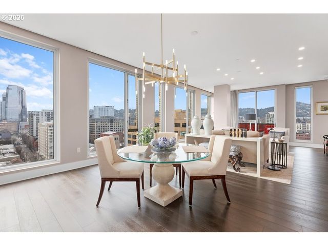 937 Nw GLISAN St 1431, Portland, OR 97209