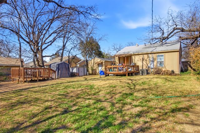 5528 Greenlee Street, Fort Worth, TX 76112