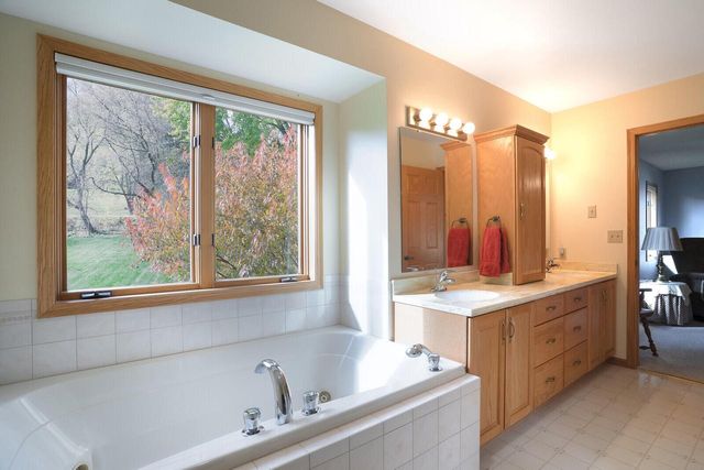 2808 Aster PLACE, Onalaska, WI 54650