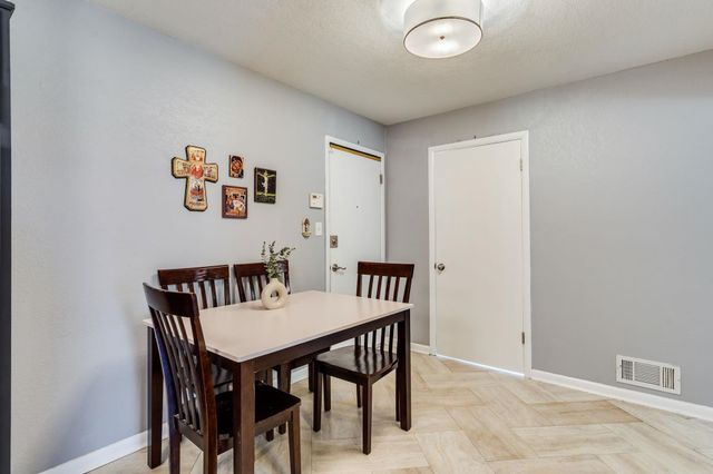 6308 E Jacqueline St, Wichita, KS 67208