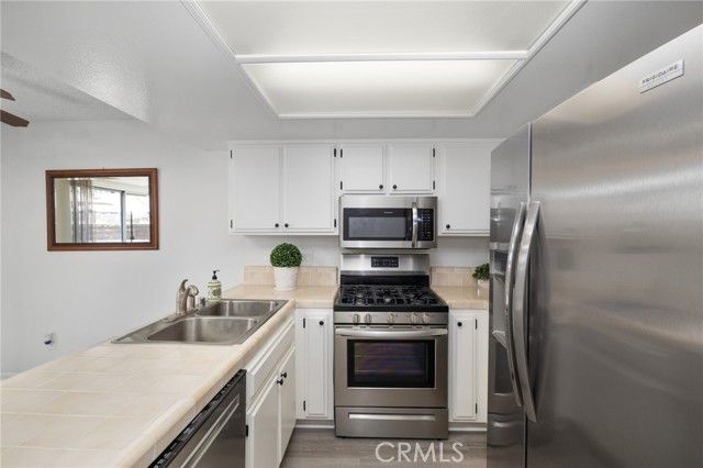 800 W Grondahl Street J, Covina, CA 91722