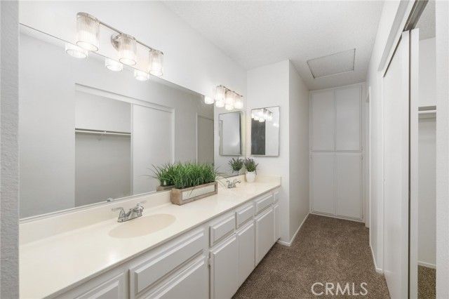 800 W Grondahl Street J, Covina, CA 91722