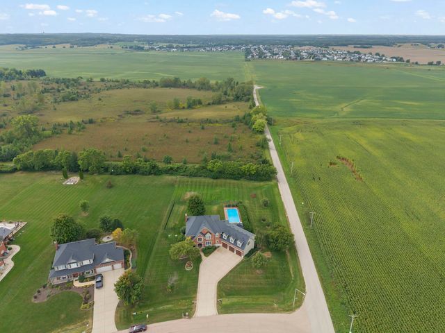 5085 Half Round Road, Oswego, IL 60543