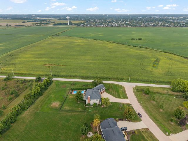 5085 Half Round Road, Oswego, IL 60543