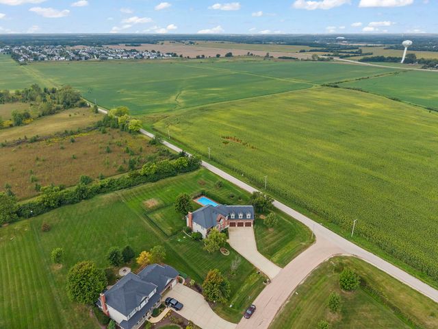 5085 Half Round Road, Oswego, IL 60543