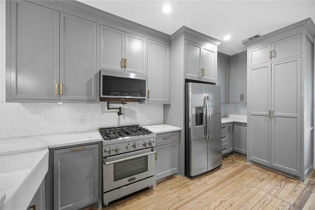208 Archer Street, Houston, TX 77009