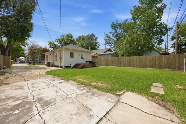 208 Archer Street, Houston, TX 77009