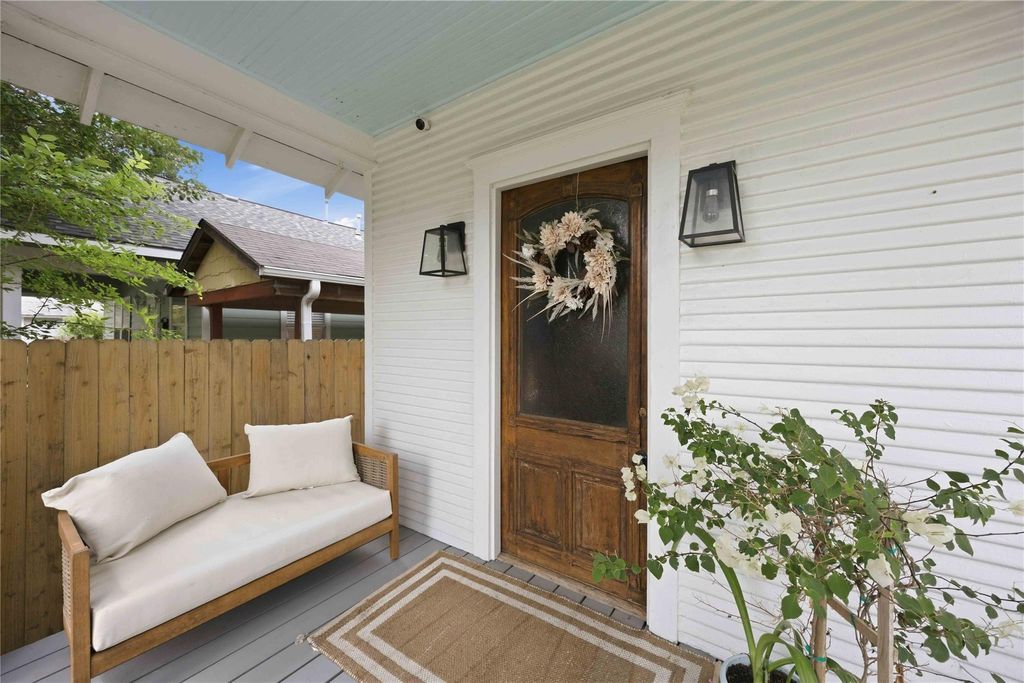 208 Archer Street, Houston, TX 77009