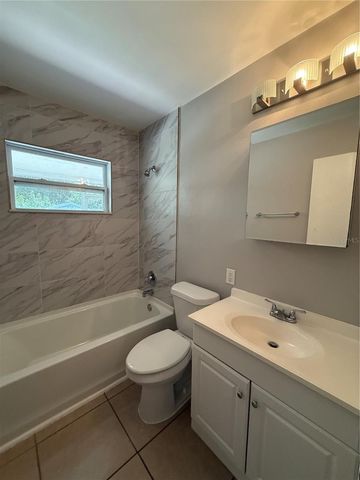 472 BRIARWOOD ROAD, Venice, FL 34293