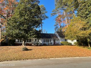 1902 Sherwood Drive, Greenville, NC 27858