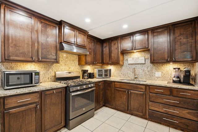 2903 MT VERNON Avenue, Fort Worth, TX 76103