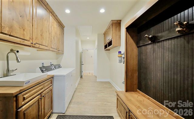 1510 Royal Lane, Lenoir, NC 28645