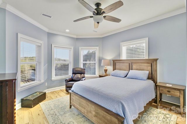 1510 Royal Lane, Lenoir, NC 28645