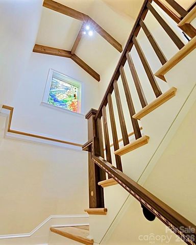 1510 Royal Lane, Lenoir, NC 28645