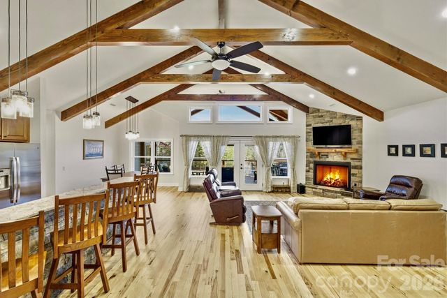 1510 Royal Lane, Lenoir, NC 28645