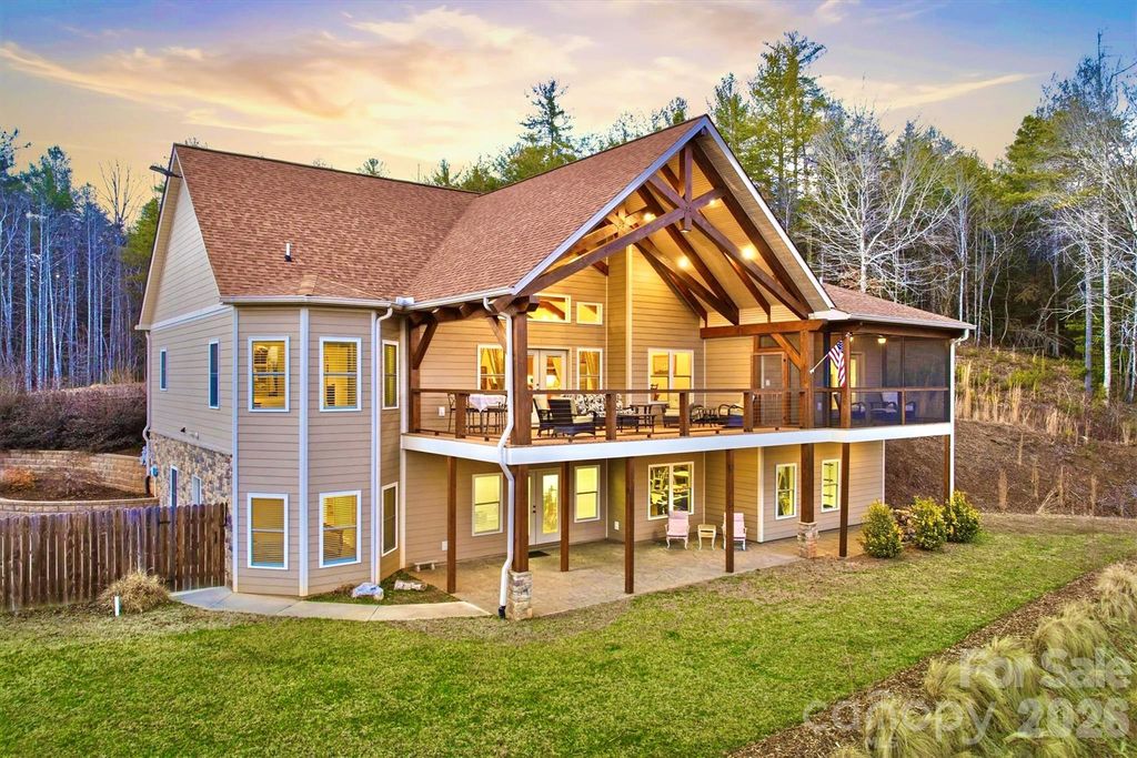 1510 Royal Lane, Lenoir, NC 28645