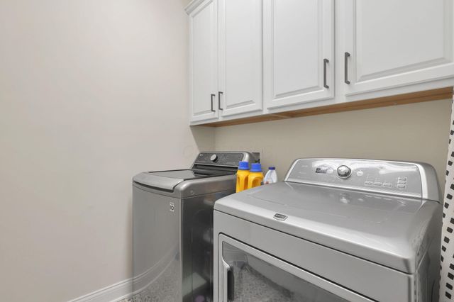 6452 Nature Nook Drive, Lewis Center, OH 43035