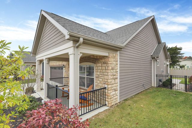 6452 Nature Nook Drive, Lewis Center, OH 43035