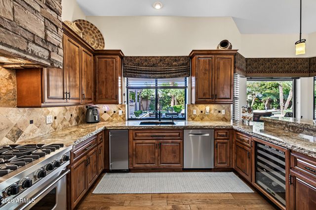 8678 E WINDROSE Drive, Scottsdale, AZ 85260