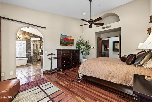 8678 E WINDROSE Drive, Scottsdale, AZ 85260