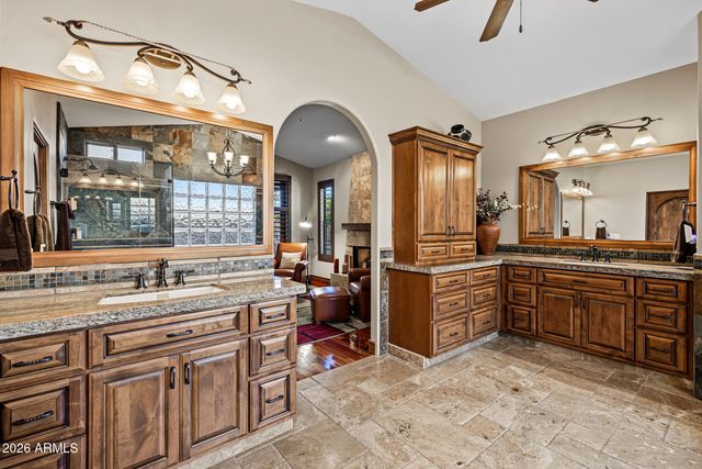 8678 E WINDROSE Drive, Scottsdale, AZ 85260