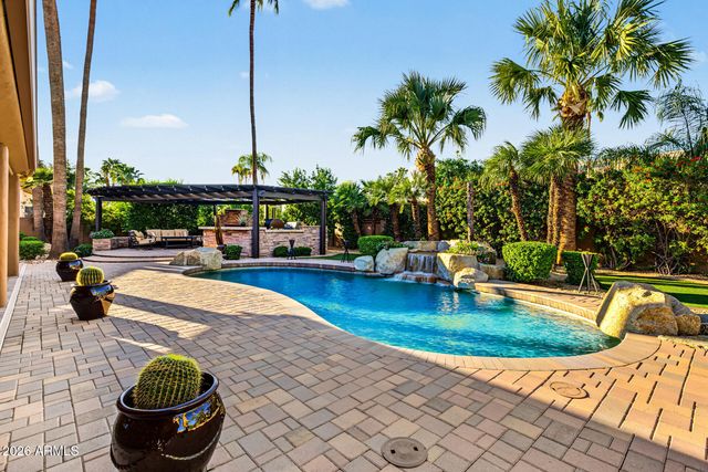 8678 E WINDROSE Drive, Scottsdale, AZ 85260