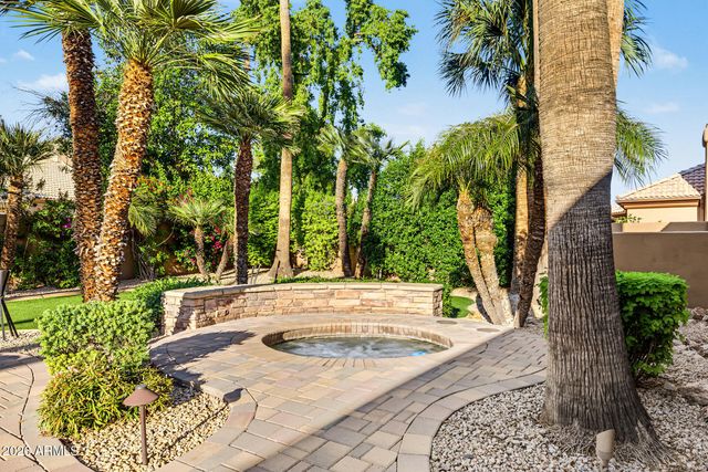 8678 E WINDROSE Drive, Scottsdale, AZ 85260
