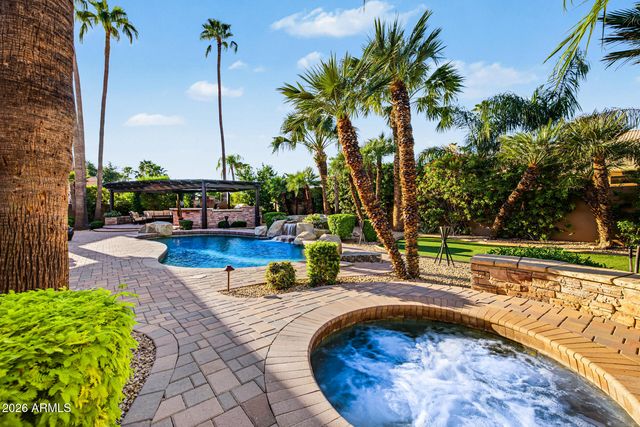 8678 E WINDROSE Drive, Scottsdale, AZ 85260