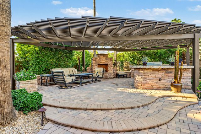 8678 E WINDROSE Drive, Scottsdale, AZ 85260