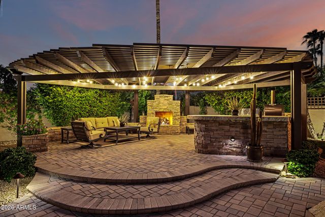 8678 E WINDROSE Drive, Scottsdale, AZ 85260