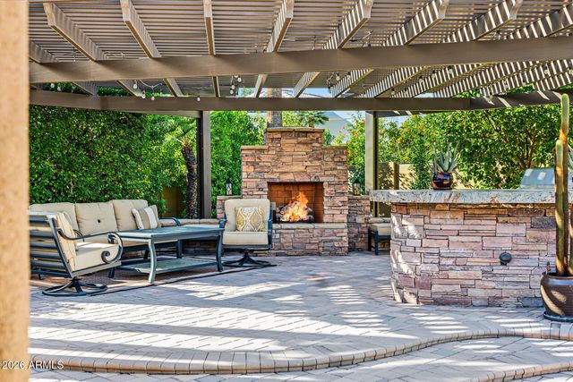 8678 E WINDROSE Drive, Scottsdale, AZ 85260
