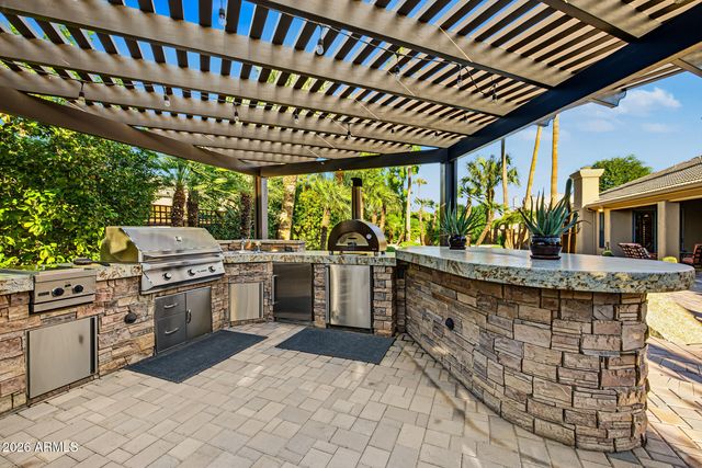 8678 E WINDROSE Drive, Scottsdale, AZ 85260