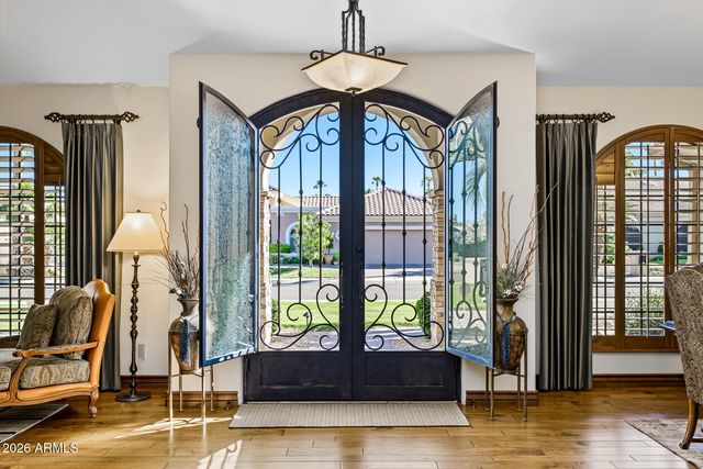 8678 E WINDROSE Drive, Scottsdale, AZ 85260