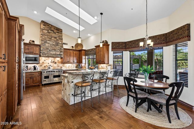 8678 E WINDROSE Drive, Scottsdale, AZ 85260