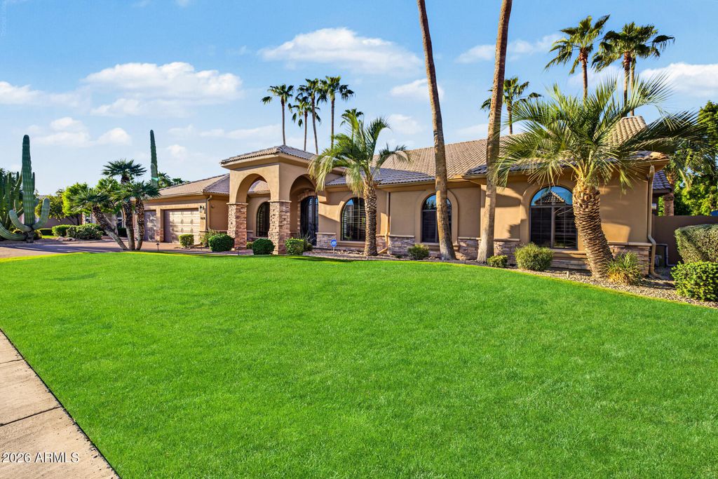 8678 E WINDROSE Drive, Scottsdale, AZ 85260 — photo 3