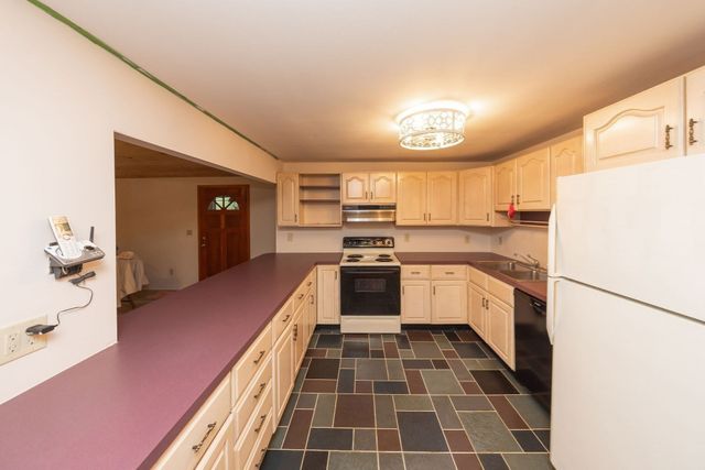 39 Curley Drive, Hudson, MA 01749
