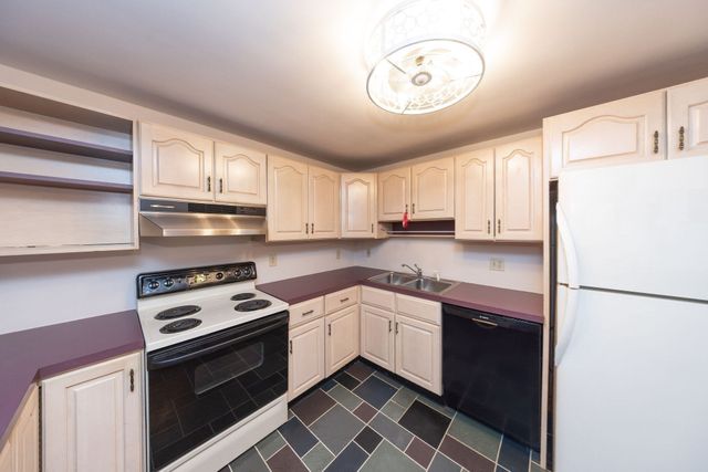 39 Curley Drive, Hudson, MA 01749