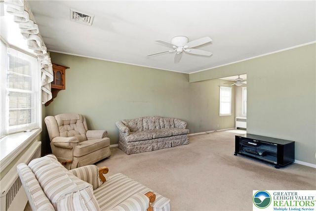 3074 Clearview, Palmer Twp, PA 18045