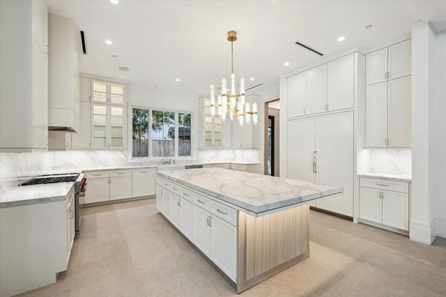 11607 Shady Grove Lane, Houston, TX 77024