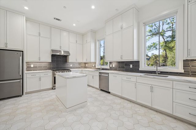 11607 Shady Grove Lane, Houston, TX 77024