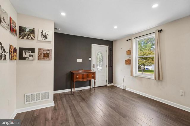 105 LOLLER RD, Hatboro, PA 19040