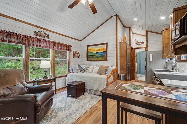 243 Jonquil Woods Road, Franklin, NC 28734