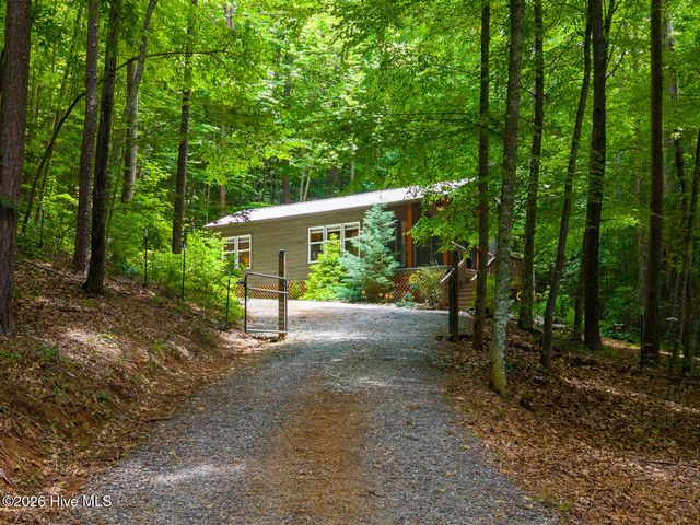 243 Jonquil Woods Road, Franklin, NC 28734