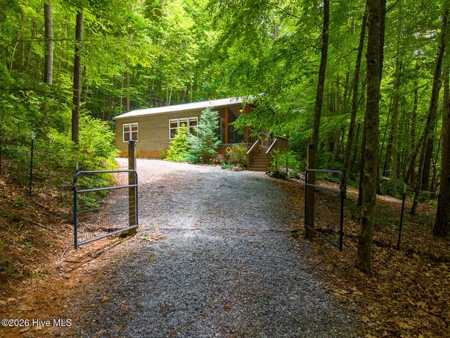 243 Jonquil Woods Road, Franklin, NC 28734
