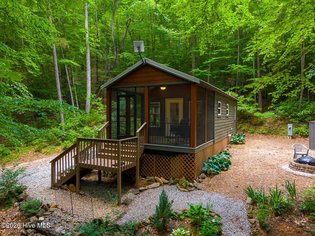 243 Jonquil Woods Road, Franklin, NC 28734