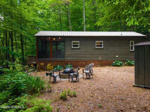 243 Jonquil Woods Road, Franklin, NC 28734