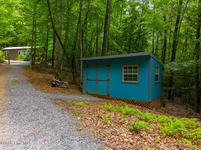 243 Jonquil Woods Road, Franklin, NC 28734