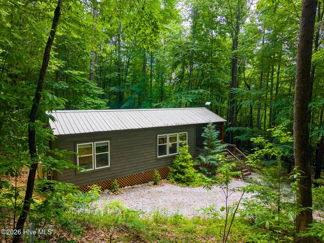 243 Jonquil Woods Road, Franklin, NC 28734