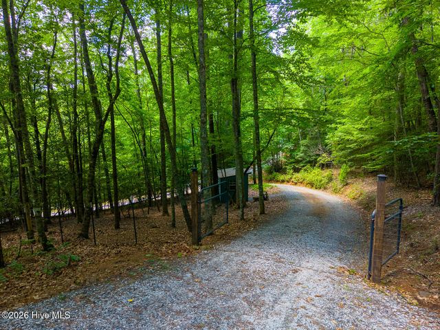 243 Jonquil Woods Road, Franklin, NC 28734
