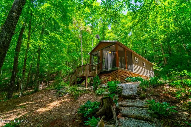 243 Jonquil Woods Road, Franklin, NC 28734